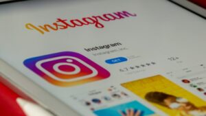 Leia mais sobre o artigo Instagram testa anúncios obrigatórios de até 10 segundos: irritante ou golpe de mestre?